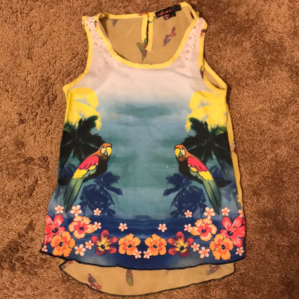 Super cute tank😍😍